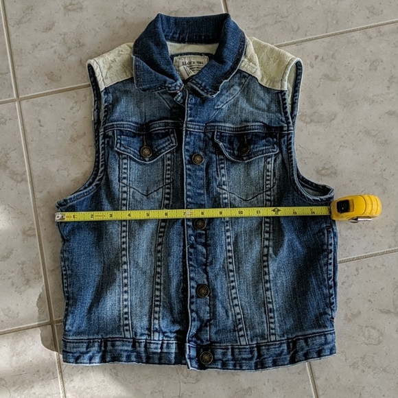 🖤 (2/$40) Forever 21 denim vest with lace - Picture 5 of 5